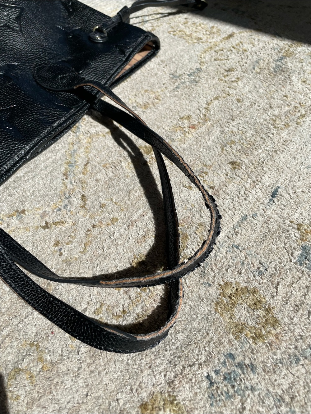 Large black tote/handbag.   Signs of use - Picture 14 of 14